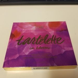 Tarte "Tartlette In Bloom Clay Eyeshadow Palette"